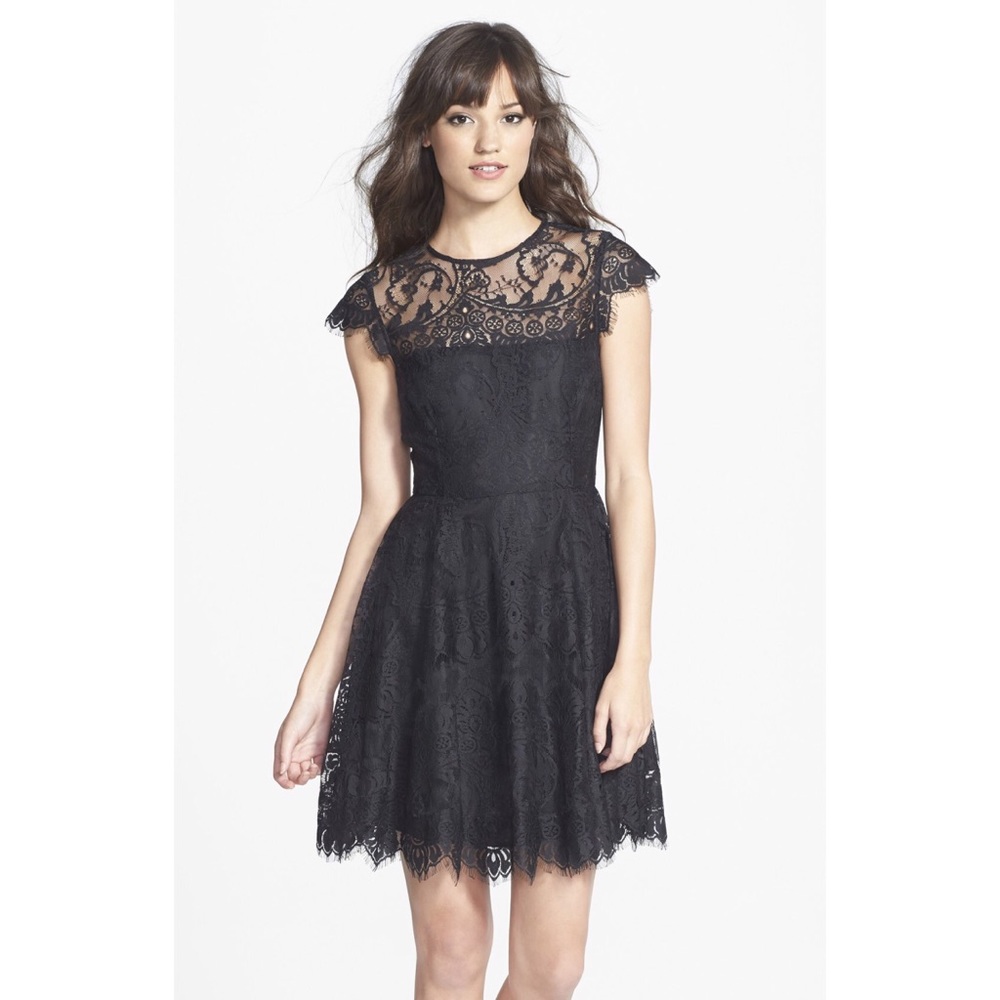 🎉HP🎉 BB Dakota lace fit and flare dress - Picture 1 of 3
